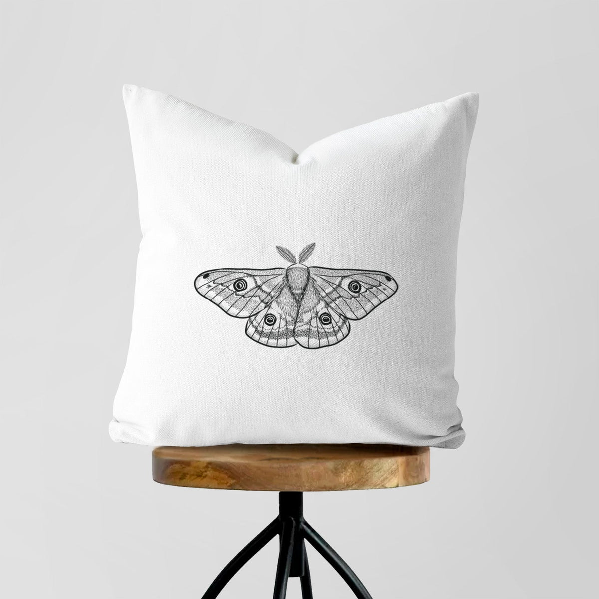 Saturnia pavonia - Small Emperor Moth - Throw Pillow Cover