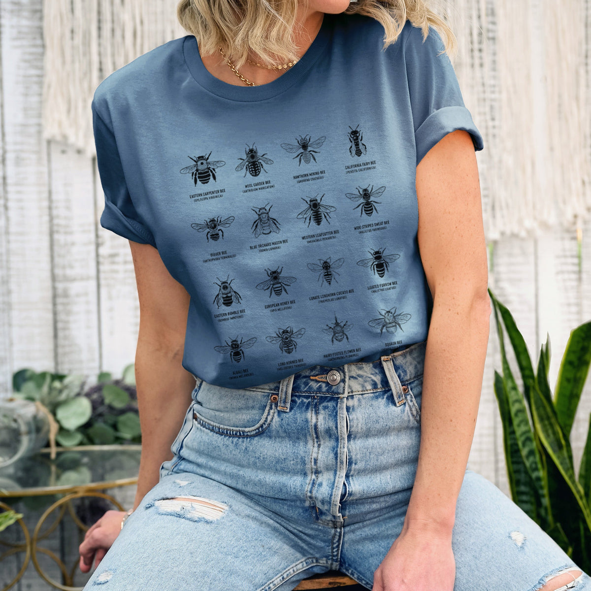 Bee Chart - Bees in North America - Lightweight 100% Cotton Unisex Crewneck