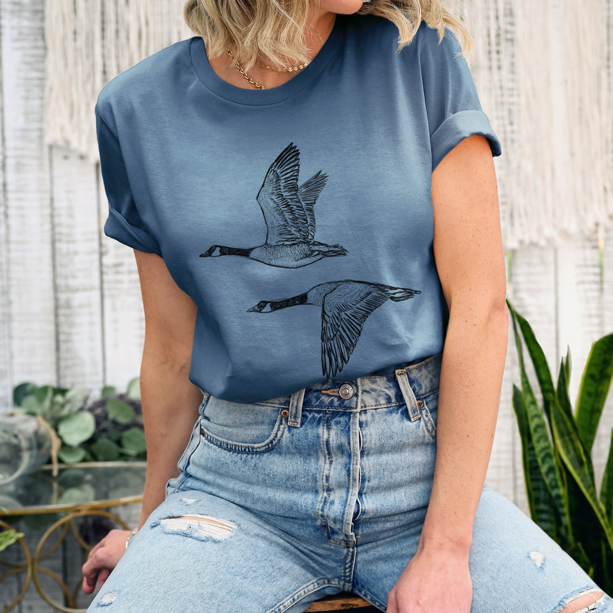 Canada Geese in Flight - Branta canadensis - Lightweight 100% Cotton Unisex Crewneck