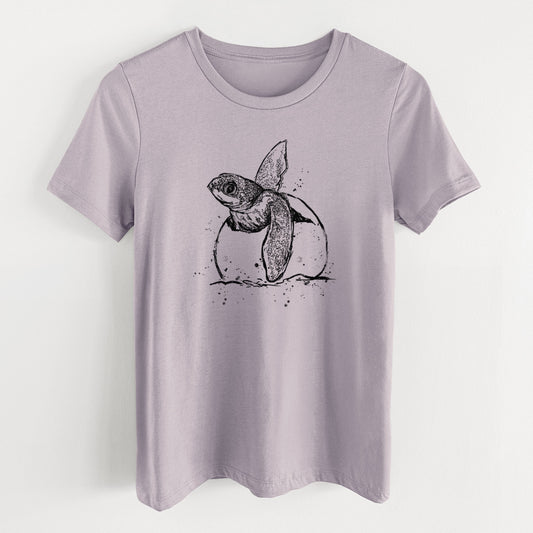 Leatherback Turtle Hatching - Women's Lightweight Relaxed Fit 100% Cotton Crewneck