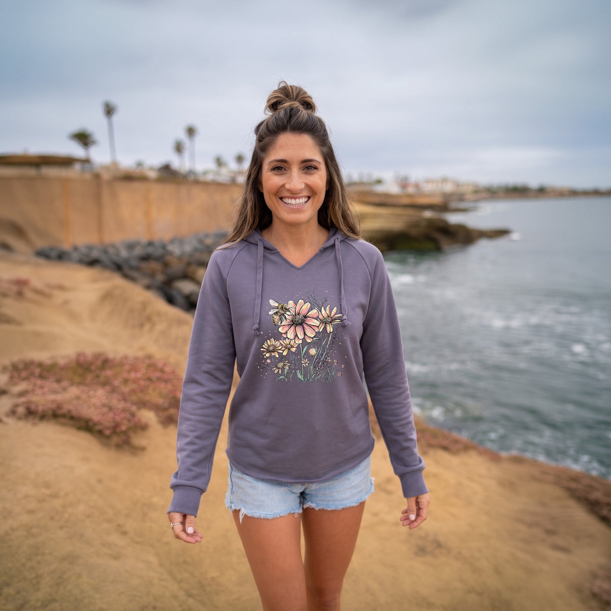 Bee with Wildflowers - Cali Wave Hooded Sweatshirt